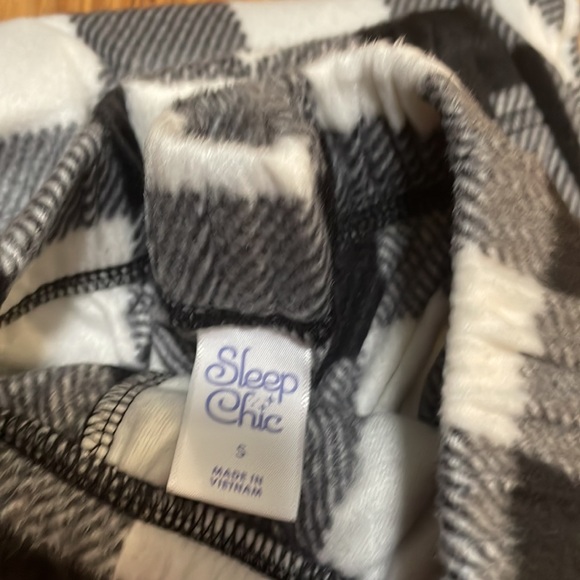 Sleep Chic Fleece Pants & Socks Set - Picture 5 of 8